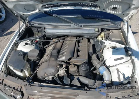 2003 BMW 325Xi из США, поврежденный, VIN WBAEU33463PM53817